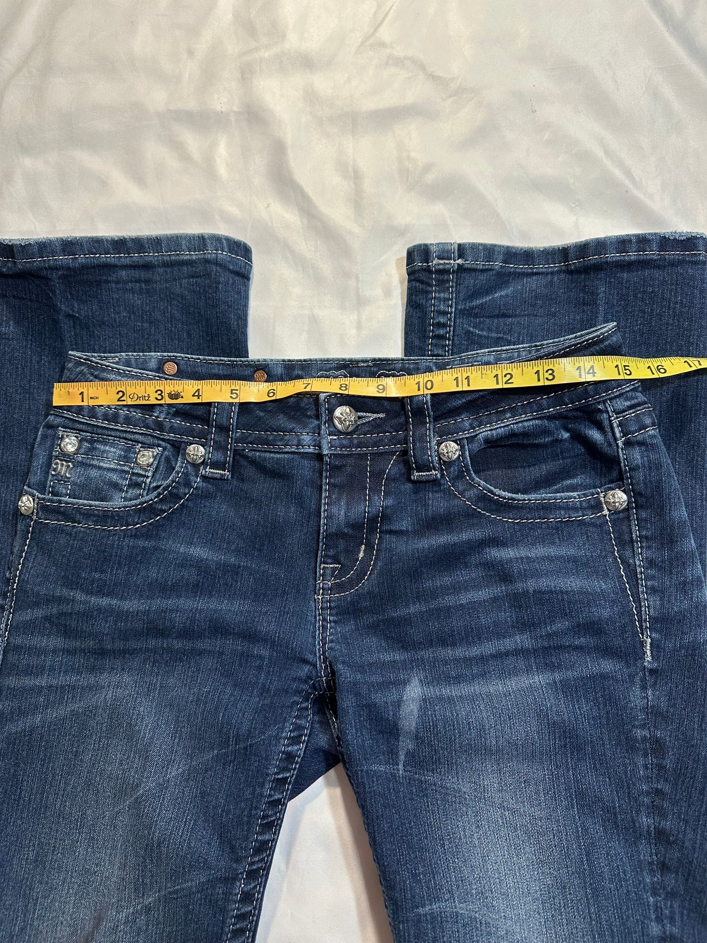 (SZ 28)embellished bootcut flared miss me jeans