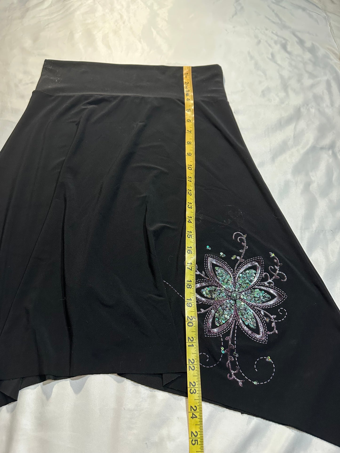 (M)early 2000s black asymmetrical flower skirt