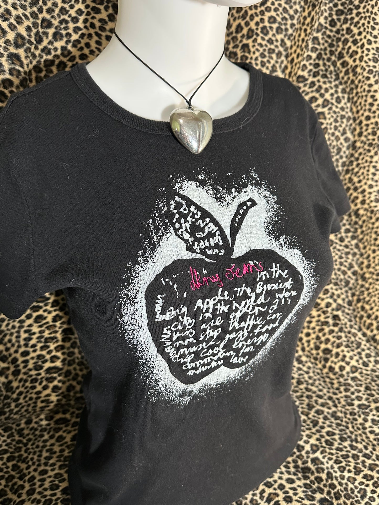 (M)early 2000s dkny jeans apple baby tee