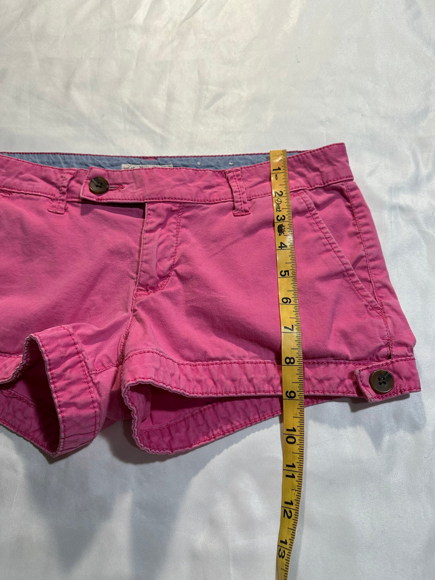 (SZ 5)early 2000s pink mini shorts