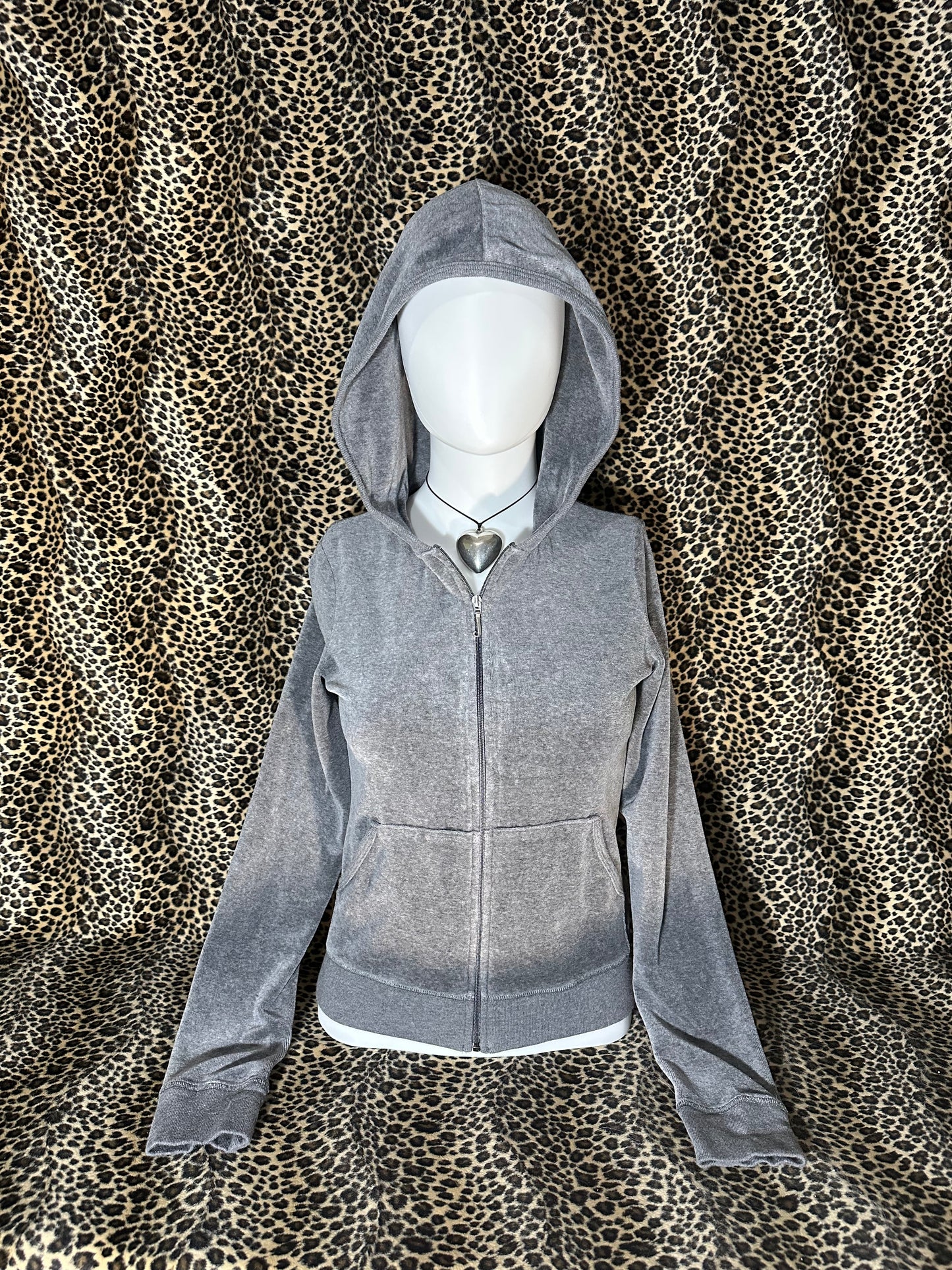 (S)vtg early 2000s grey juicy couture zip up