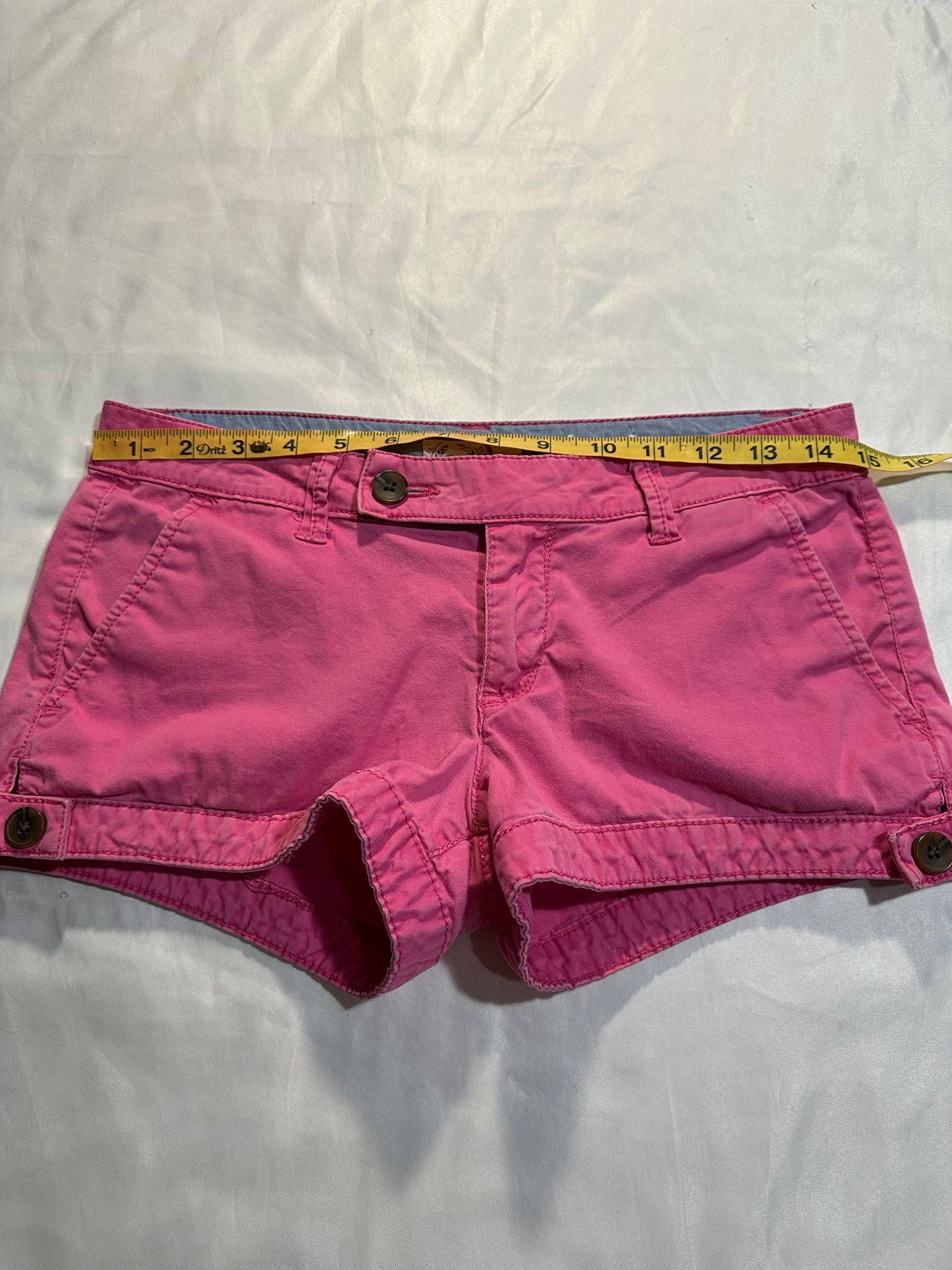 (SZ 5)early 2000s pink mini shorts