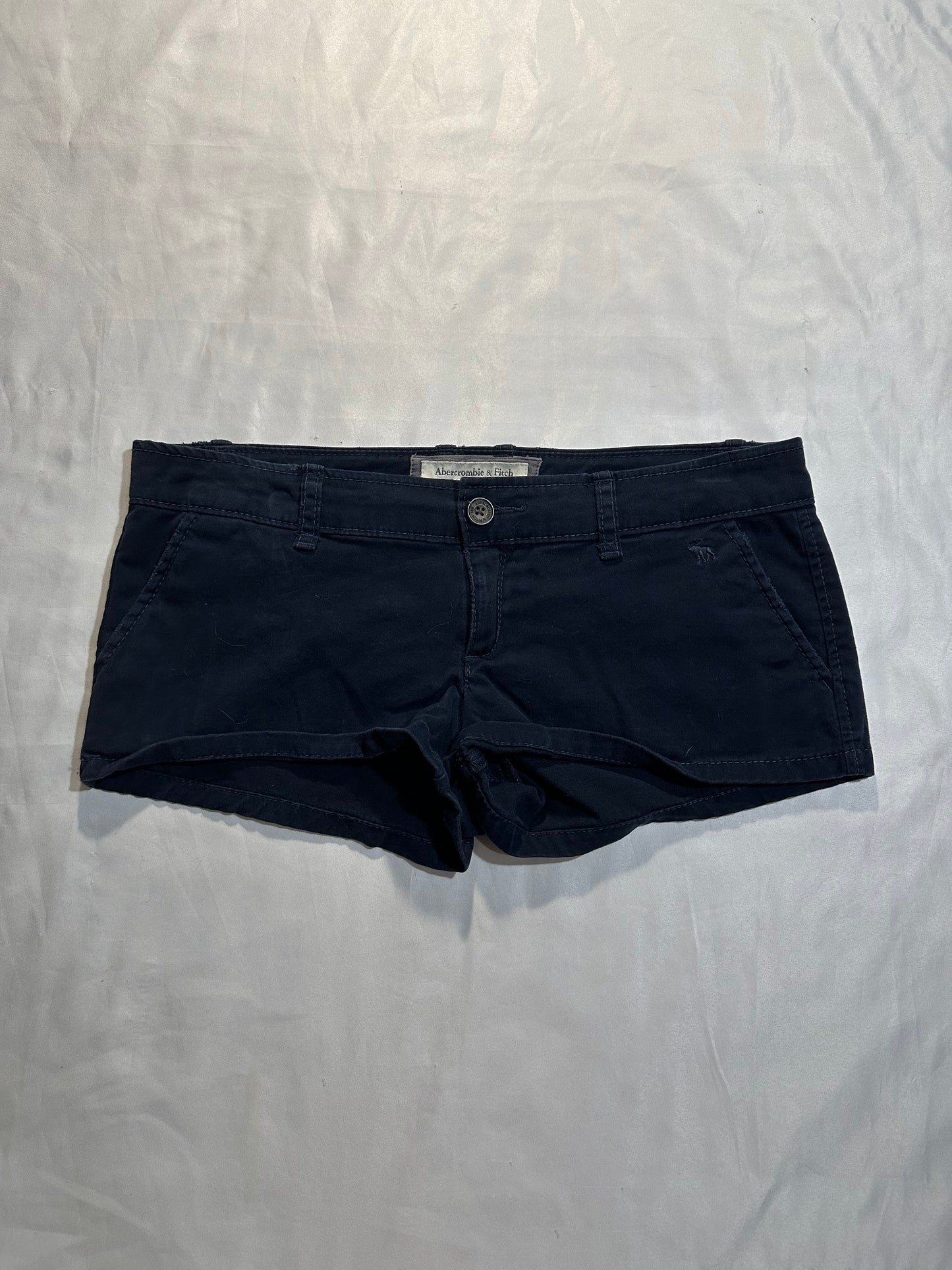 (SZ 2)early 2000s navy abercrombie & fitch mini shorts