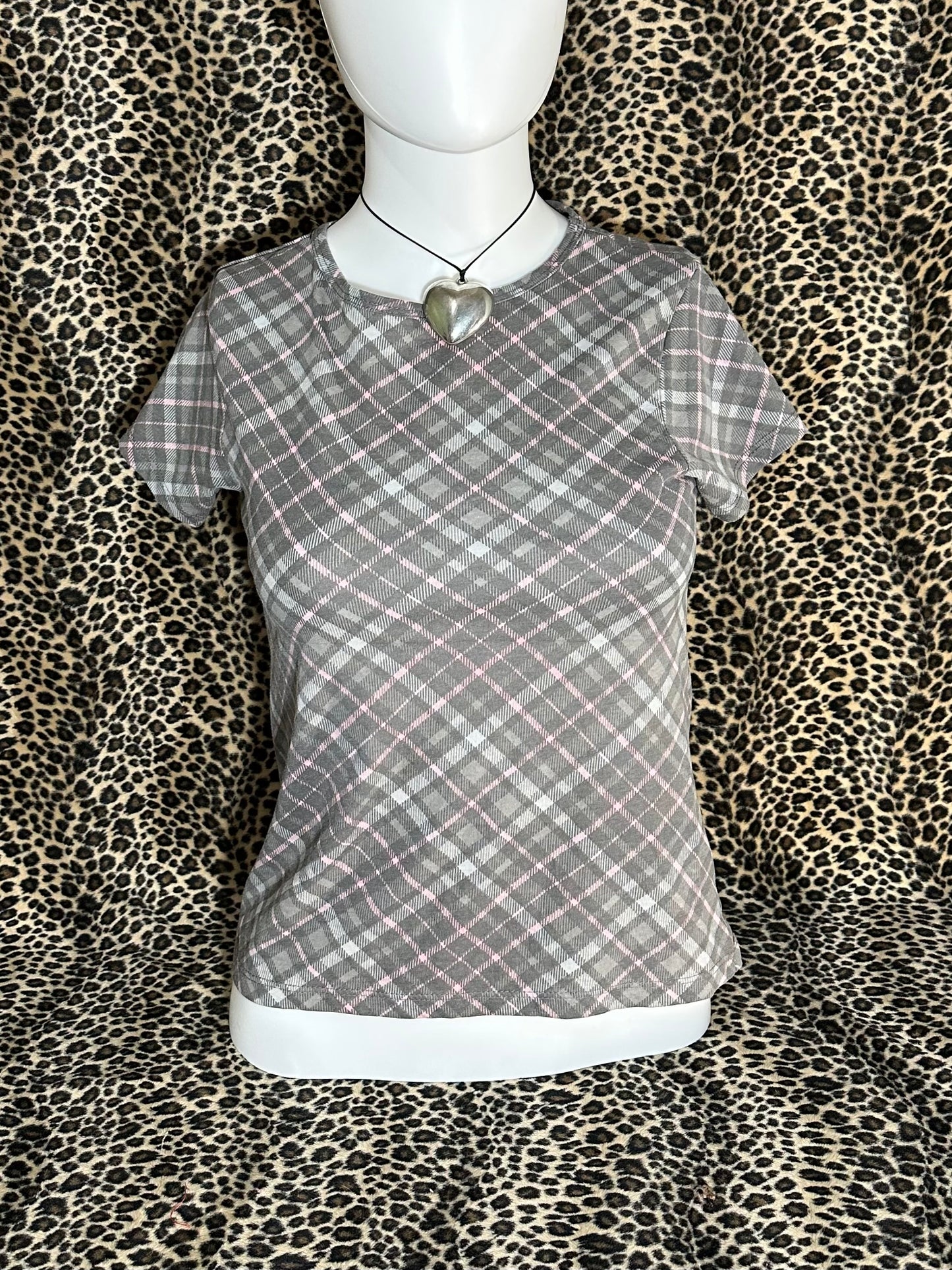 (S)grey, pink, and white patterned baby tee