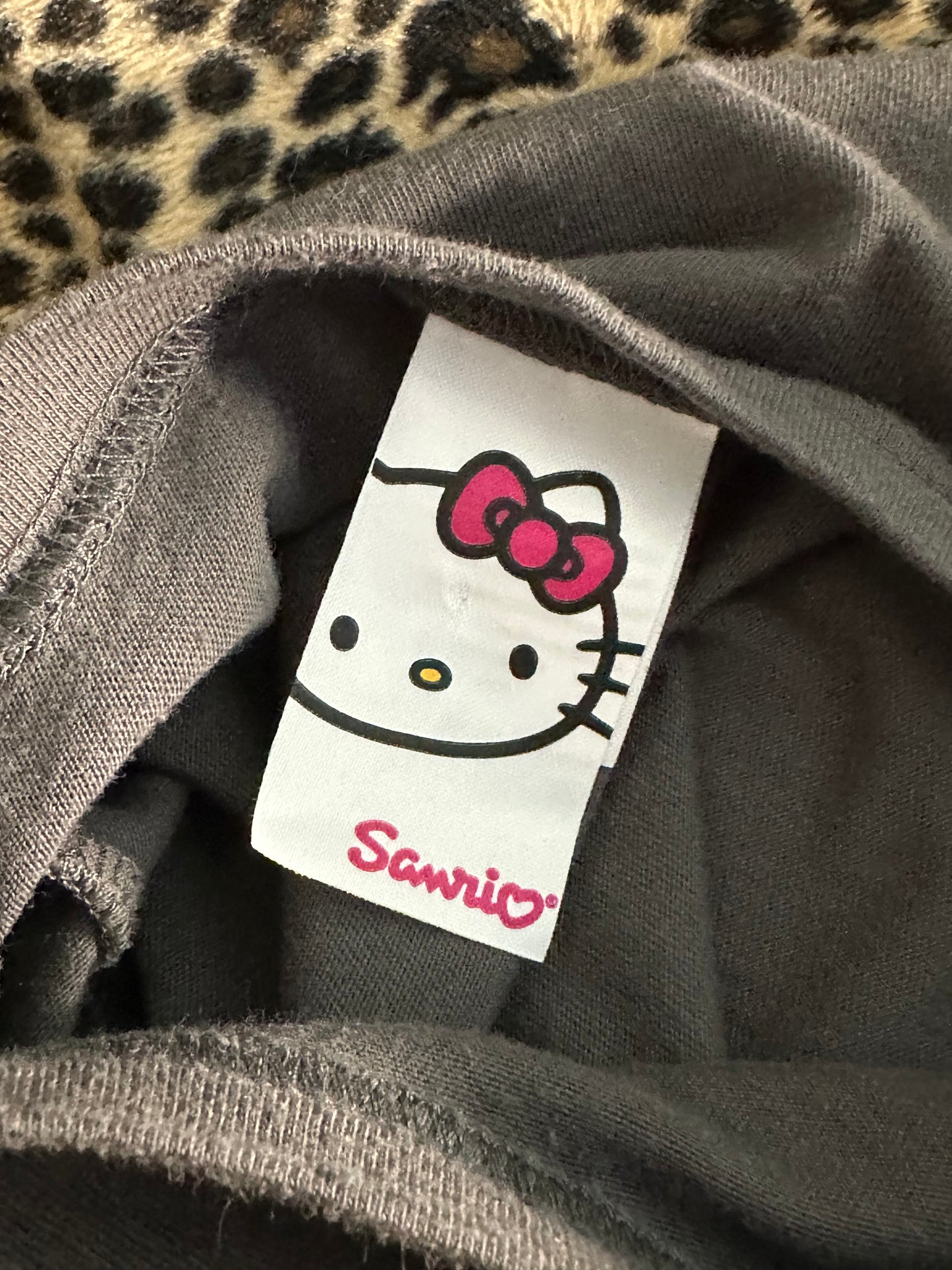 (M)2007 sanrio hk grey top