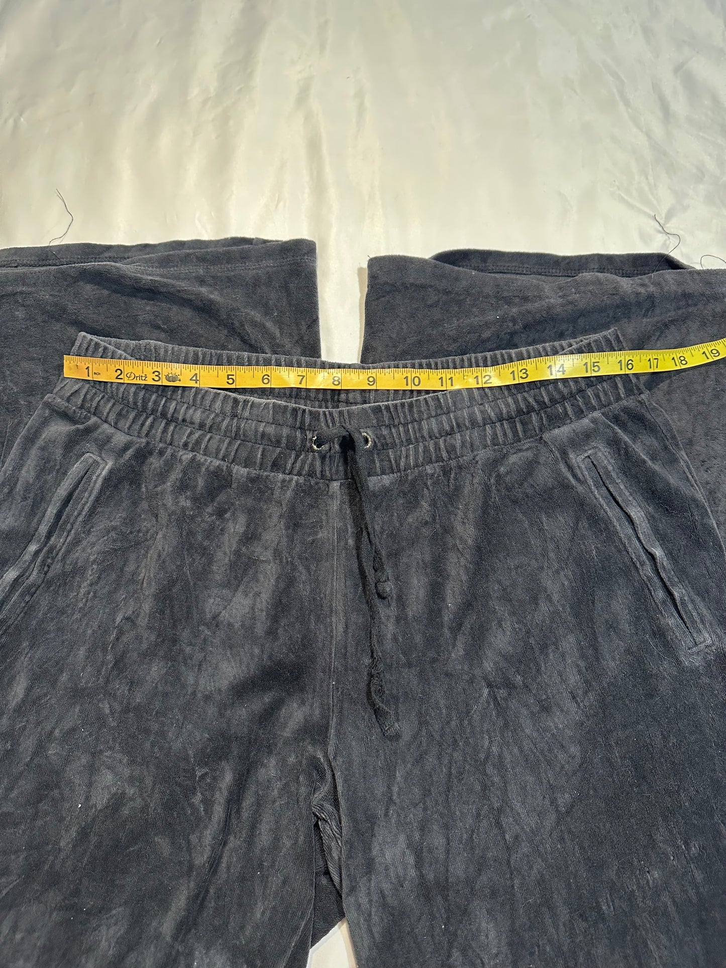 (L)vtg juicy couture “juicy” flared sweats