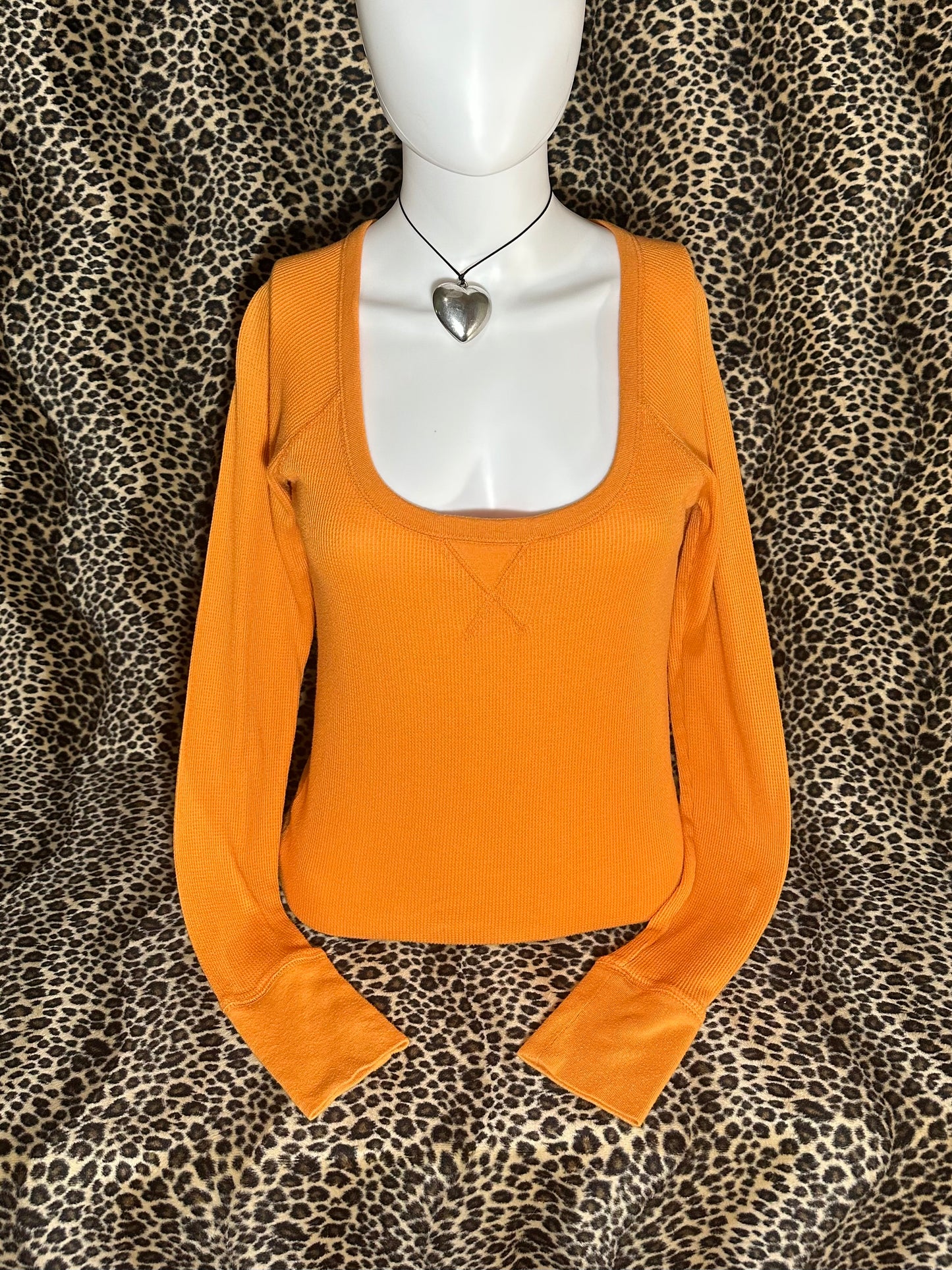 (M) orange long sleeve henley top