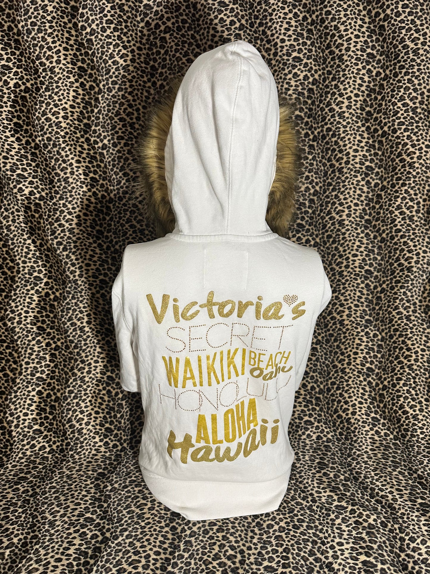 reworked vs pink white angel zip up