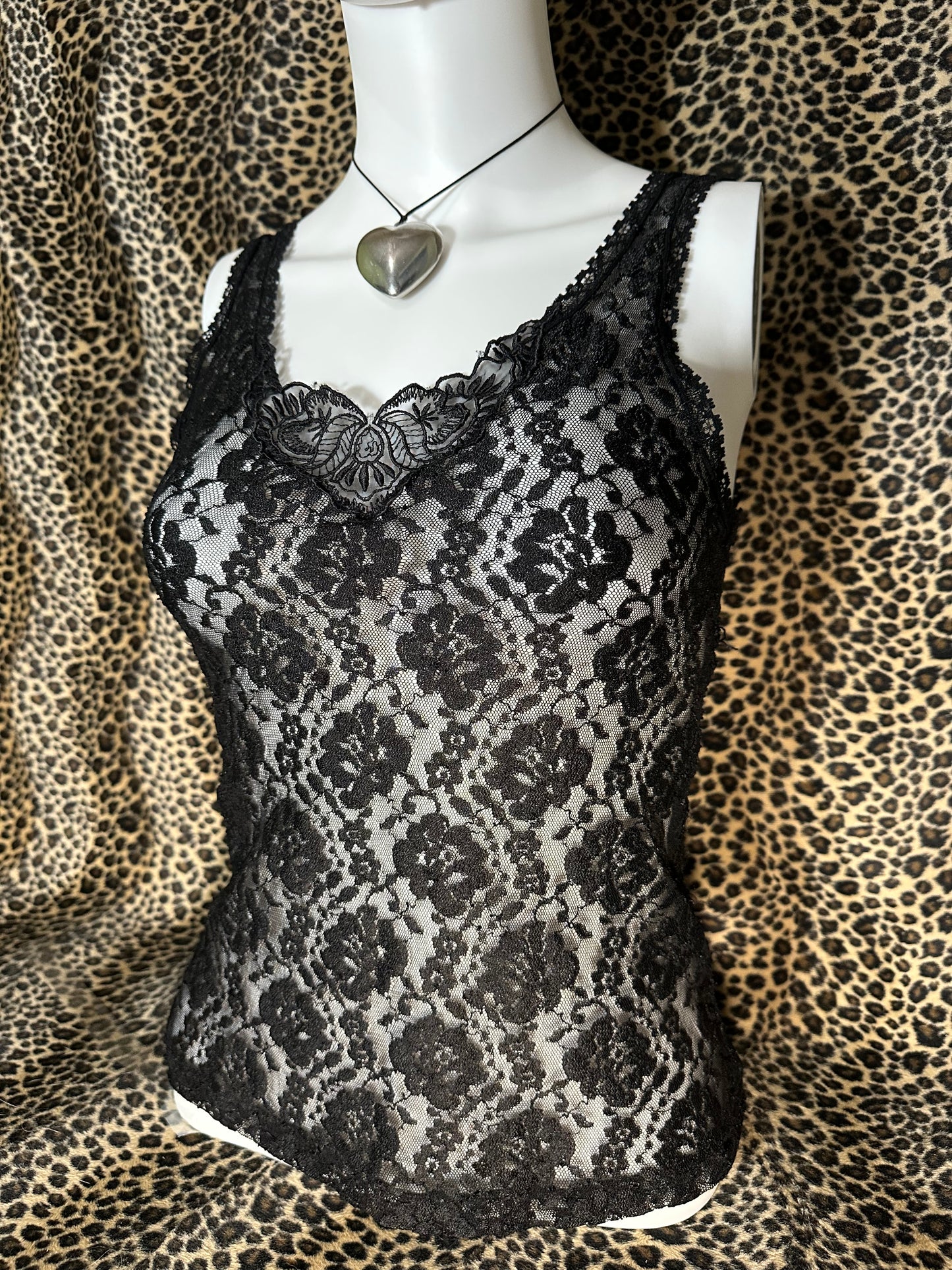 (M)early 2000s black lace cami