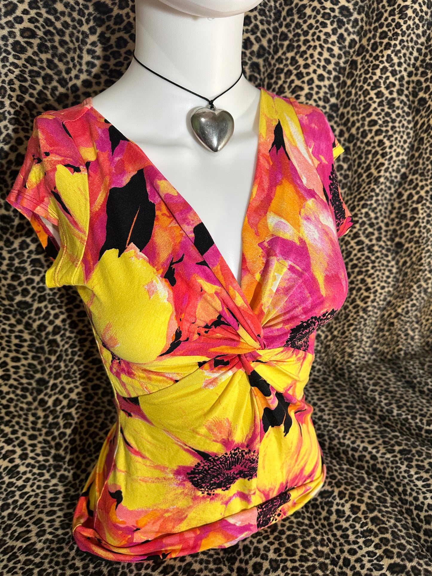(S)vtg caché floral form fitted top