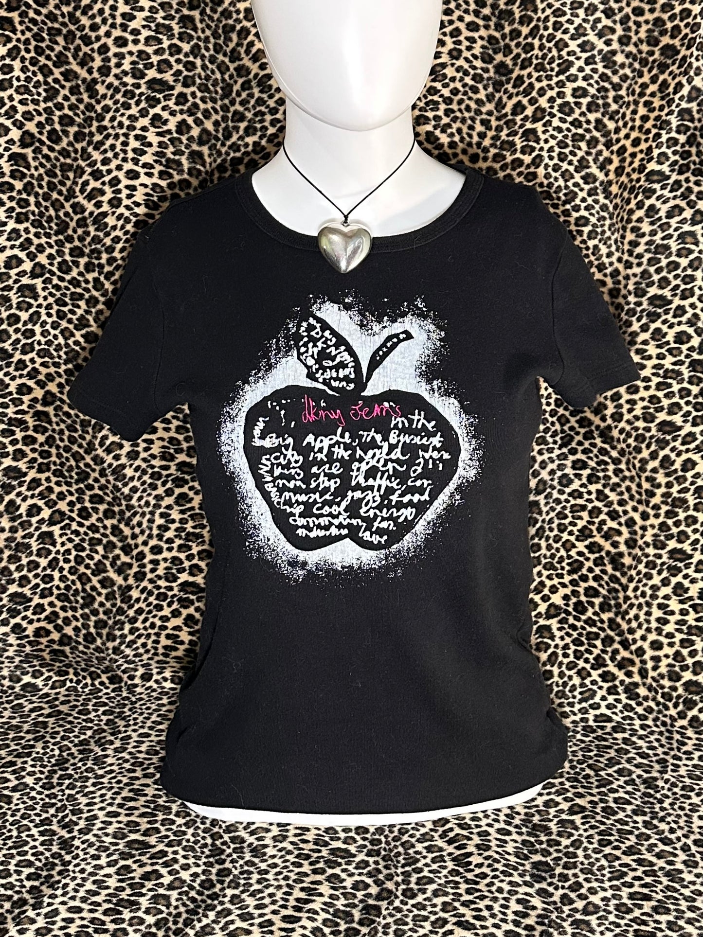 (M)early 2000s dkny jeans apple baby tee