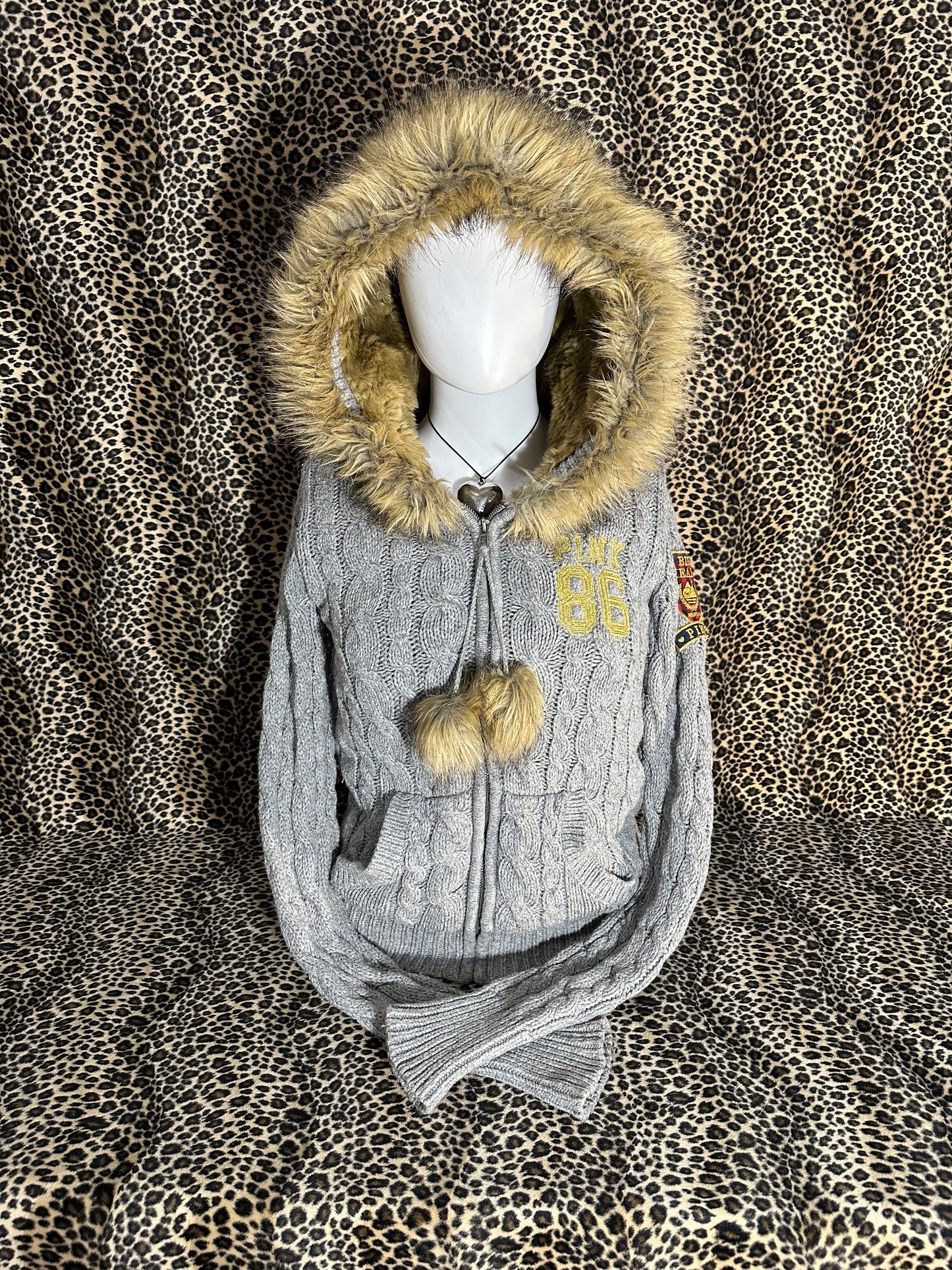 (XS-S)rare 2000s vs pink fur zip up