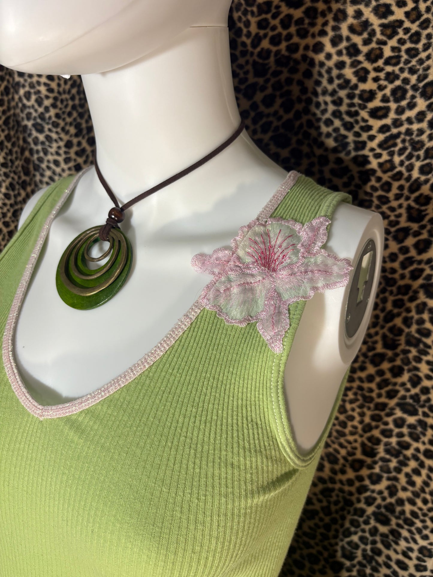 (XS)pink & green orchid tank top