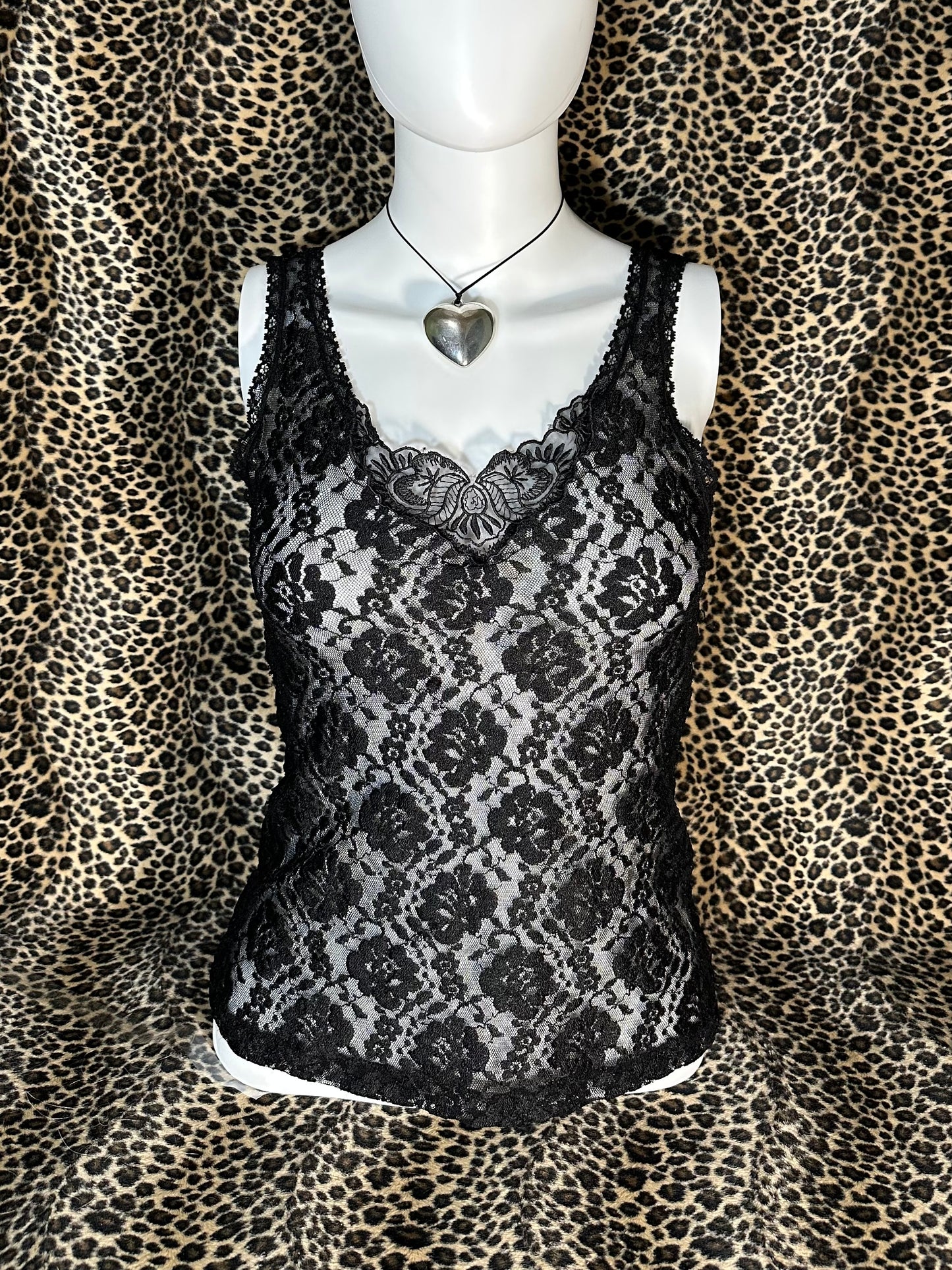(M)early 2000s black lace cami