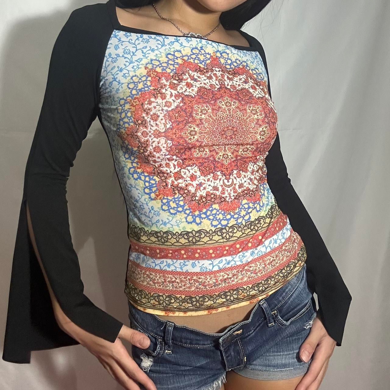 vtg mandala flared sleeve top