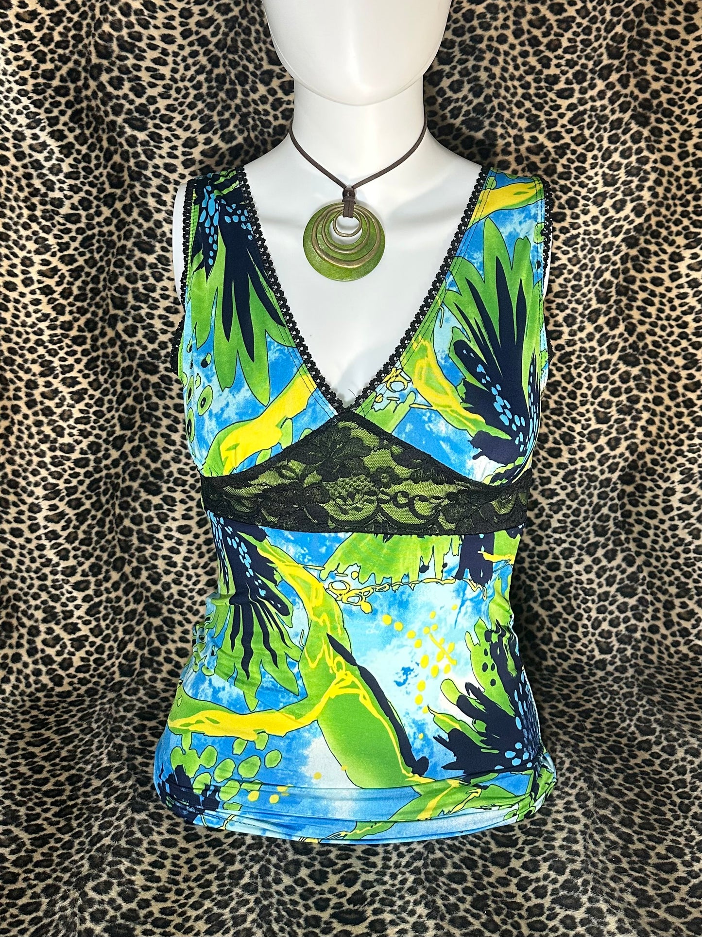 (S)vtg early 2000s tropical lace tank top