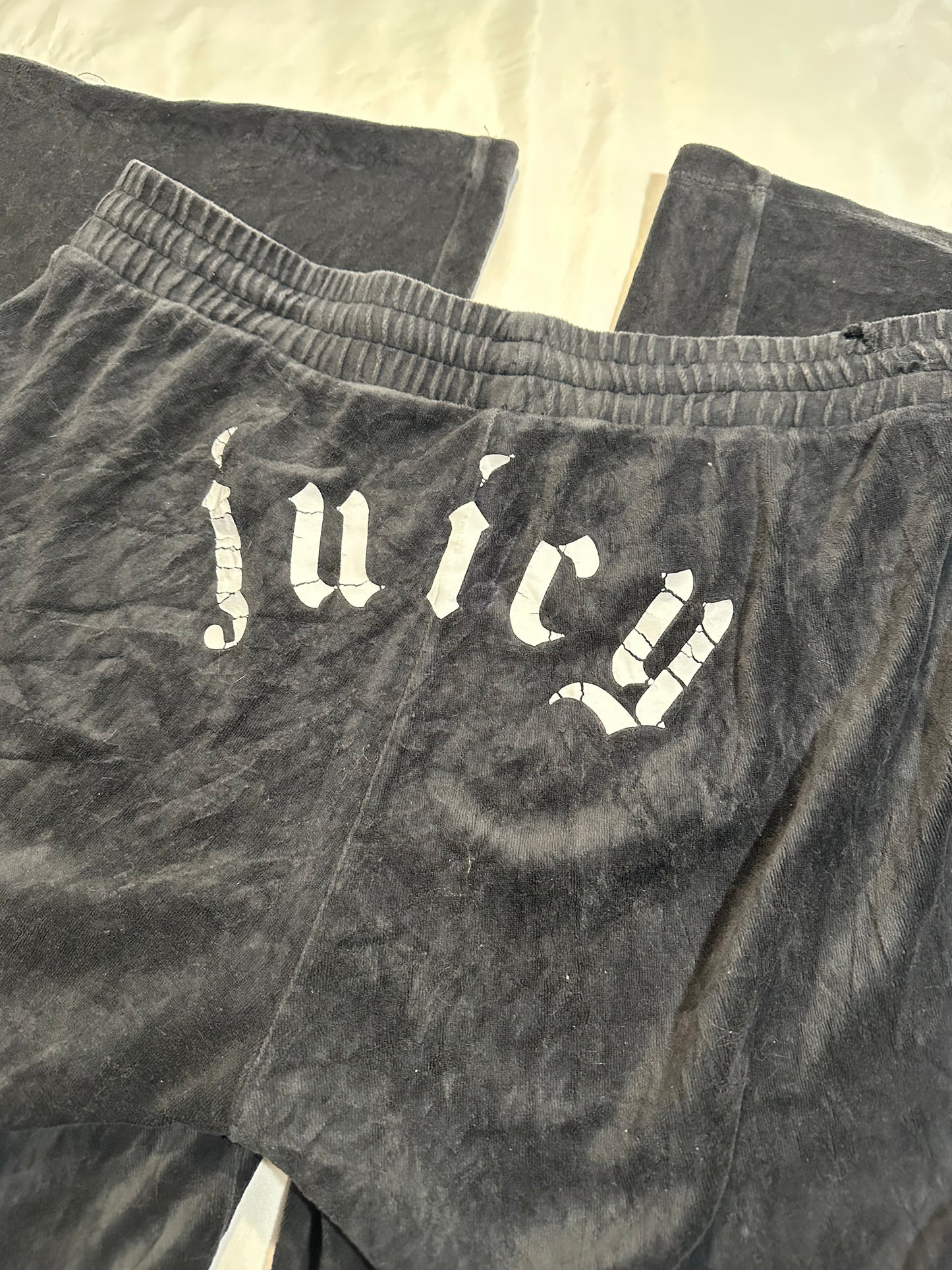 (L)vtg juicy couture “juicy” flared sweats