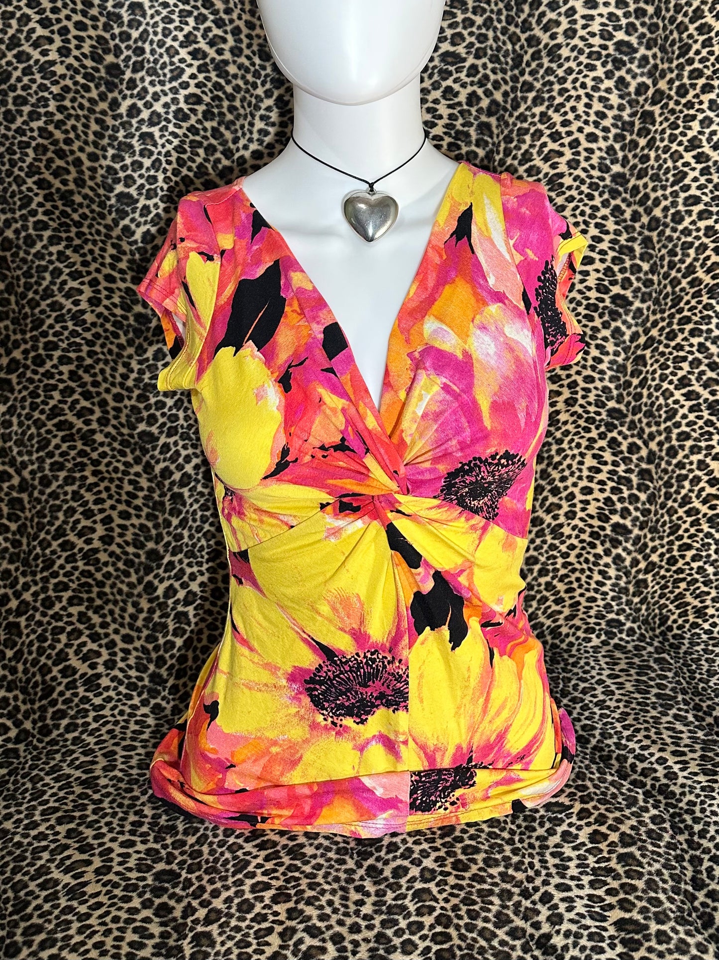 (S)vtg caché floral form fitted top