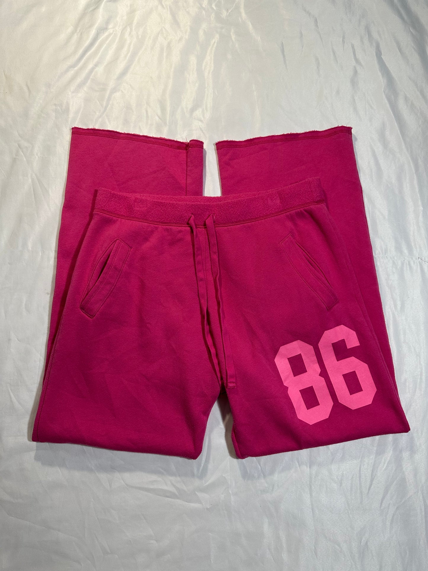 (M)vtg vs love pink flared sweats