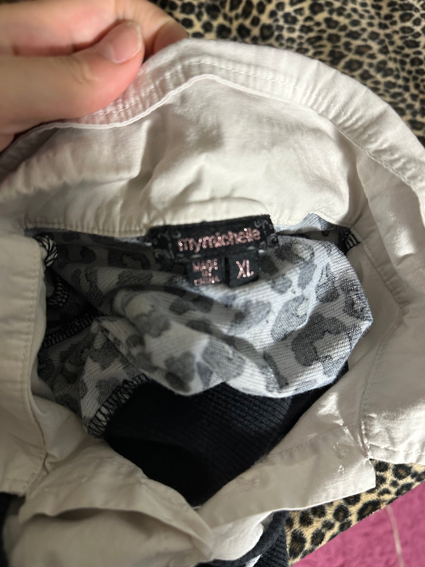 (XL)collared leopard print top