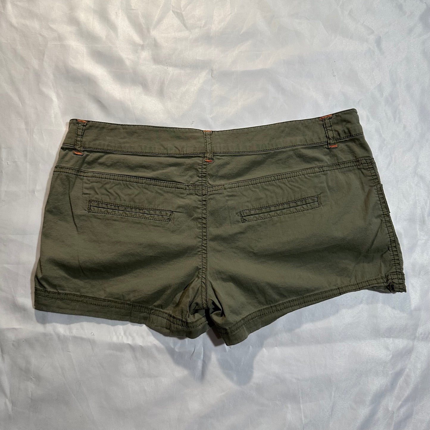 (SZ 5)green cargo mini shorts