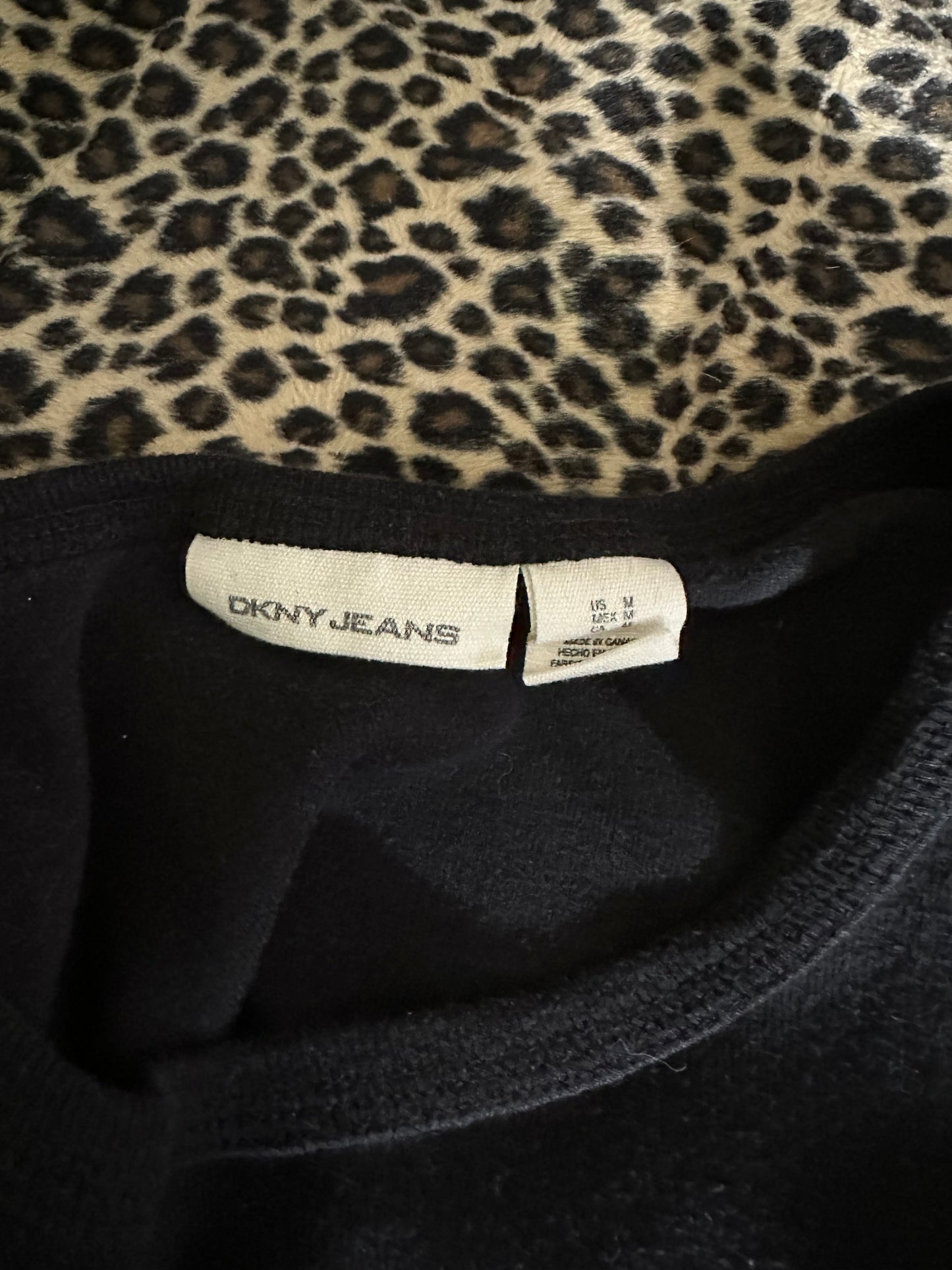 (M)early 2000s dkny jeans apple baby tee