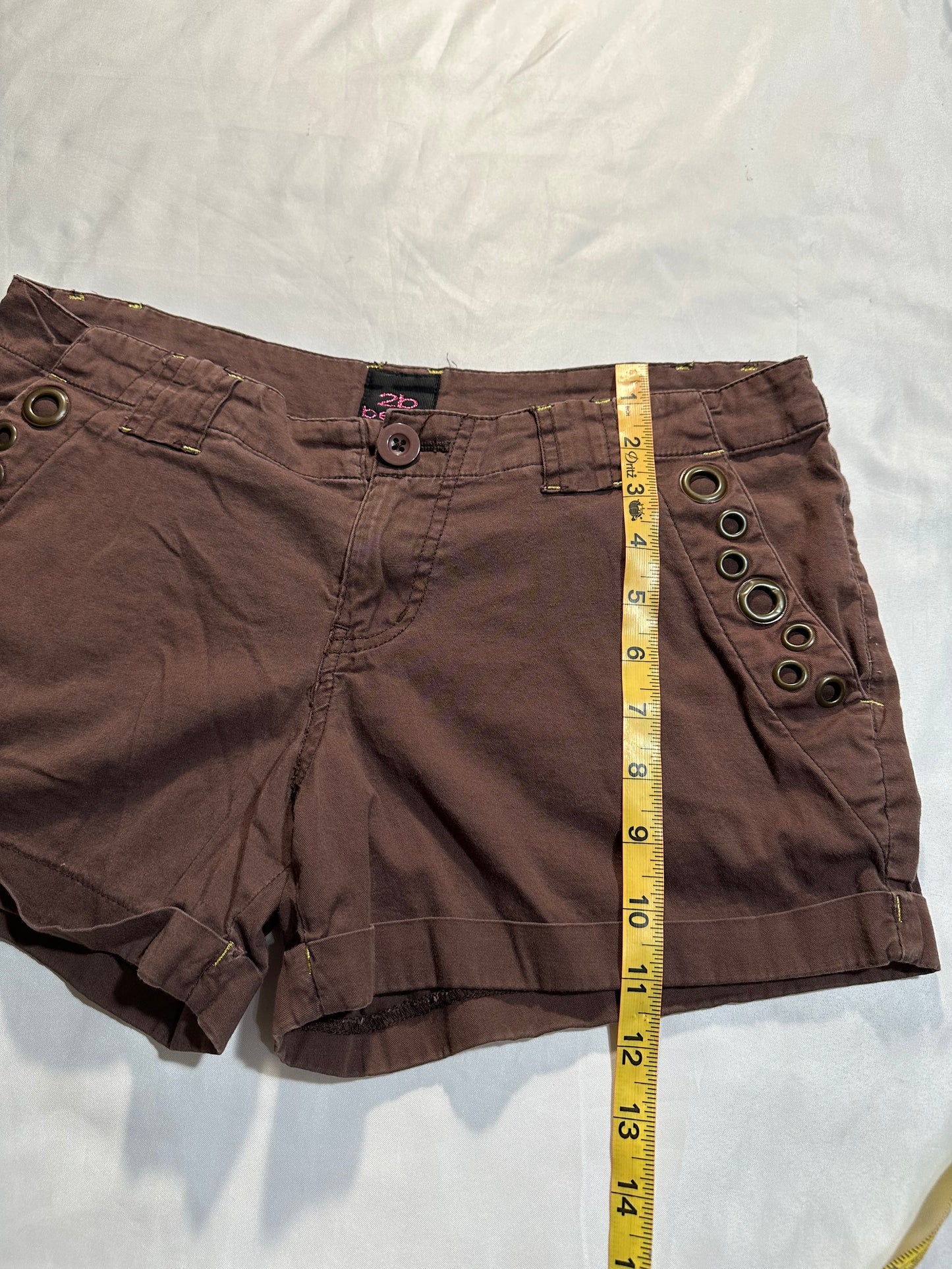 (M)early 2000s bebe brown cargo shorts