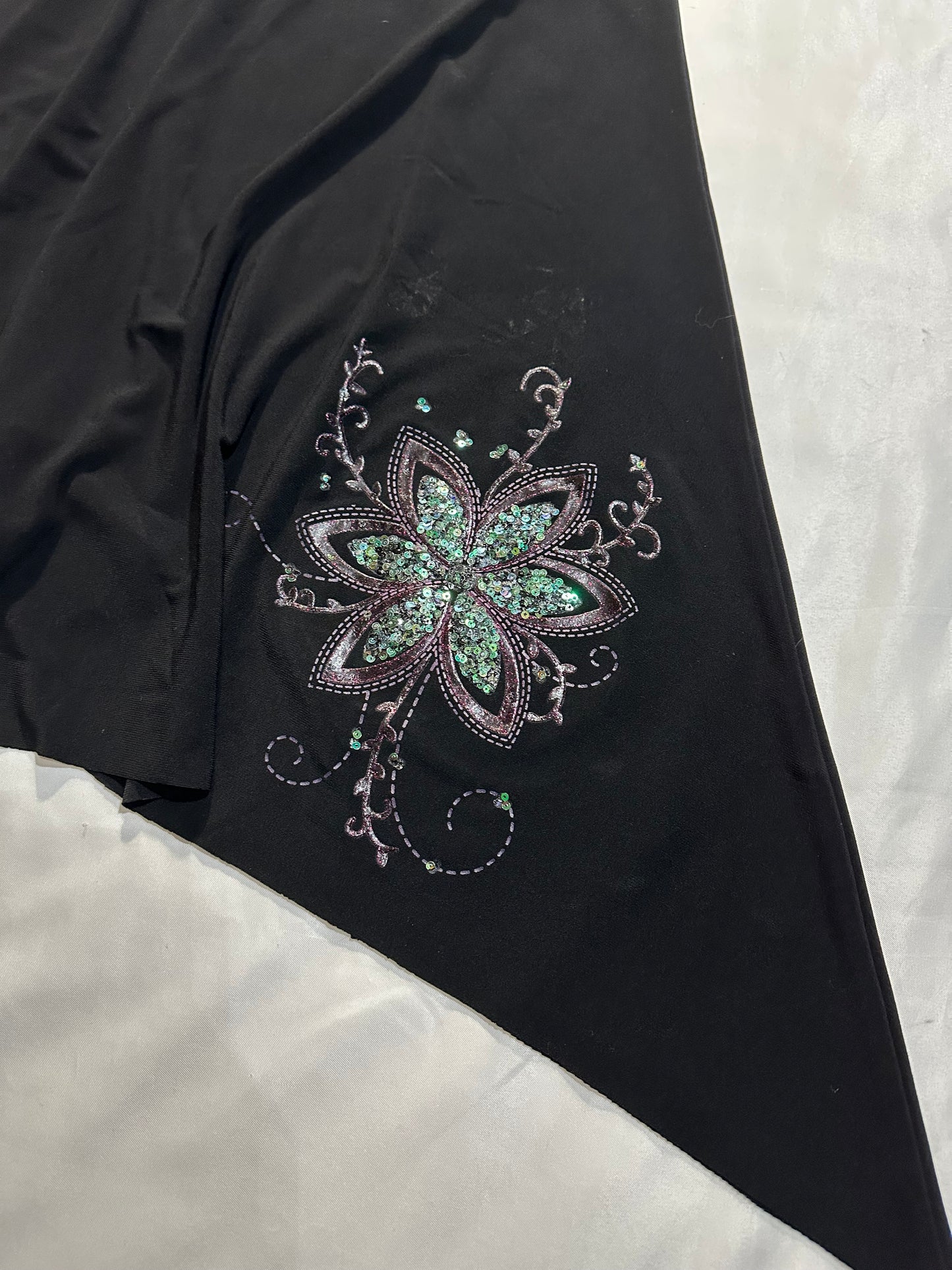 (M)early 2000s black asymmetrical flower skirt