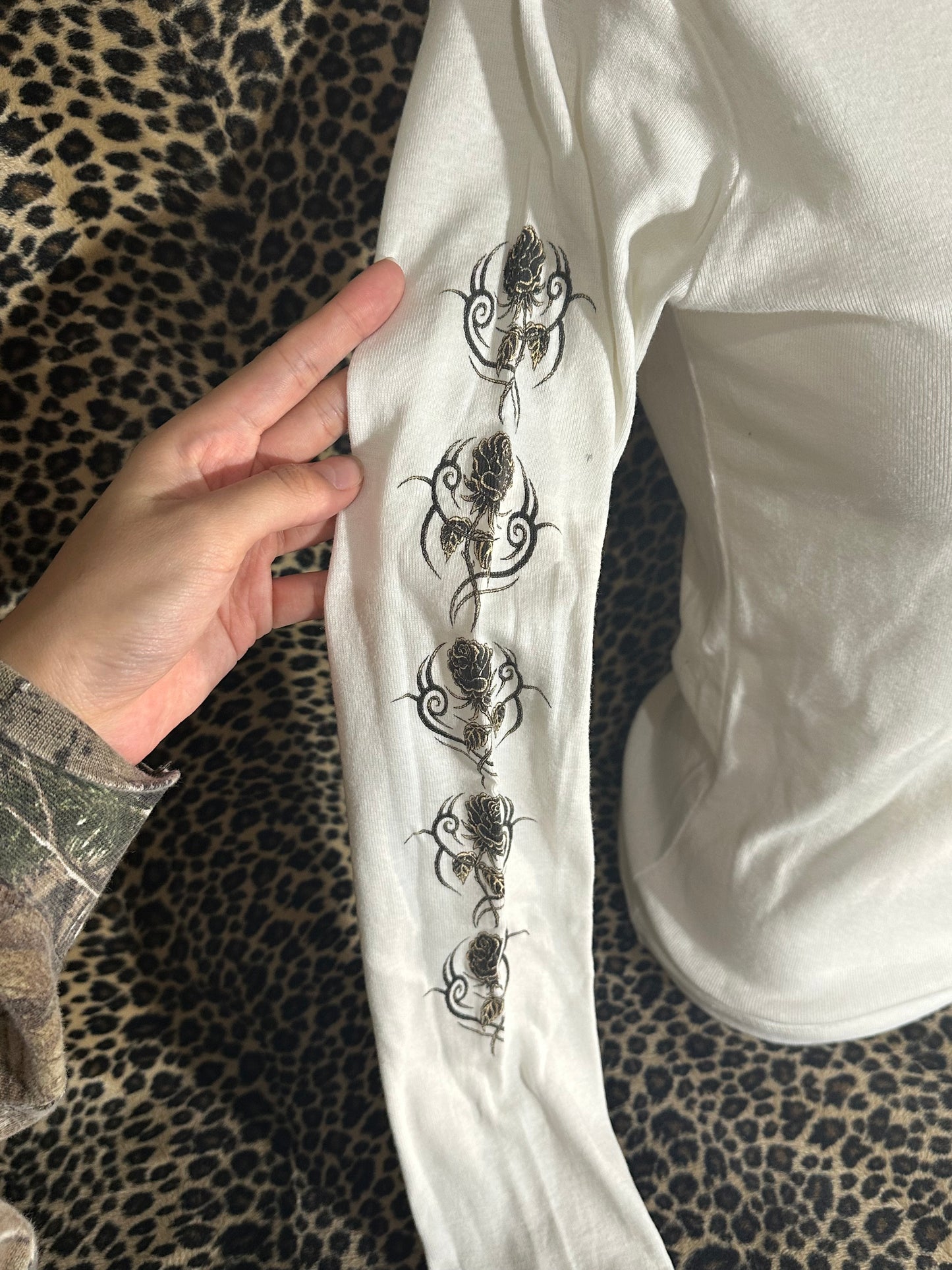 (S)vtg hot leathers cyber rose long sleeve