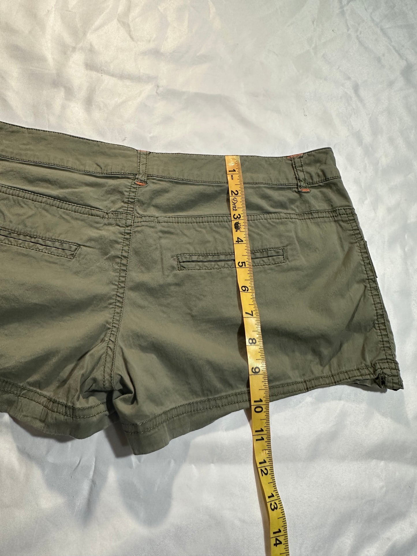 (SZ 5)green cargo mini shorts