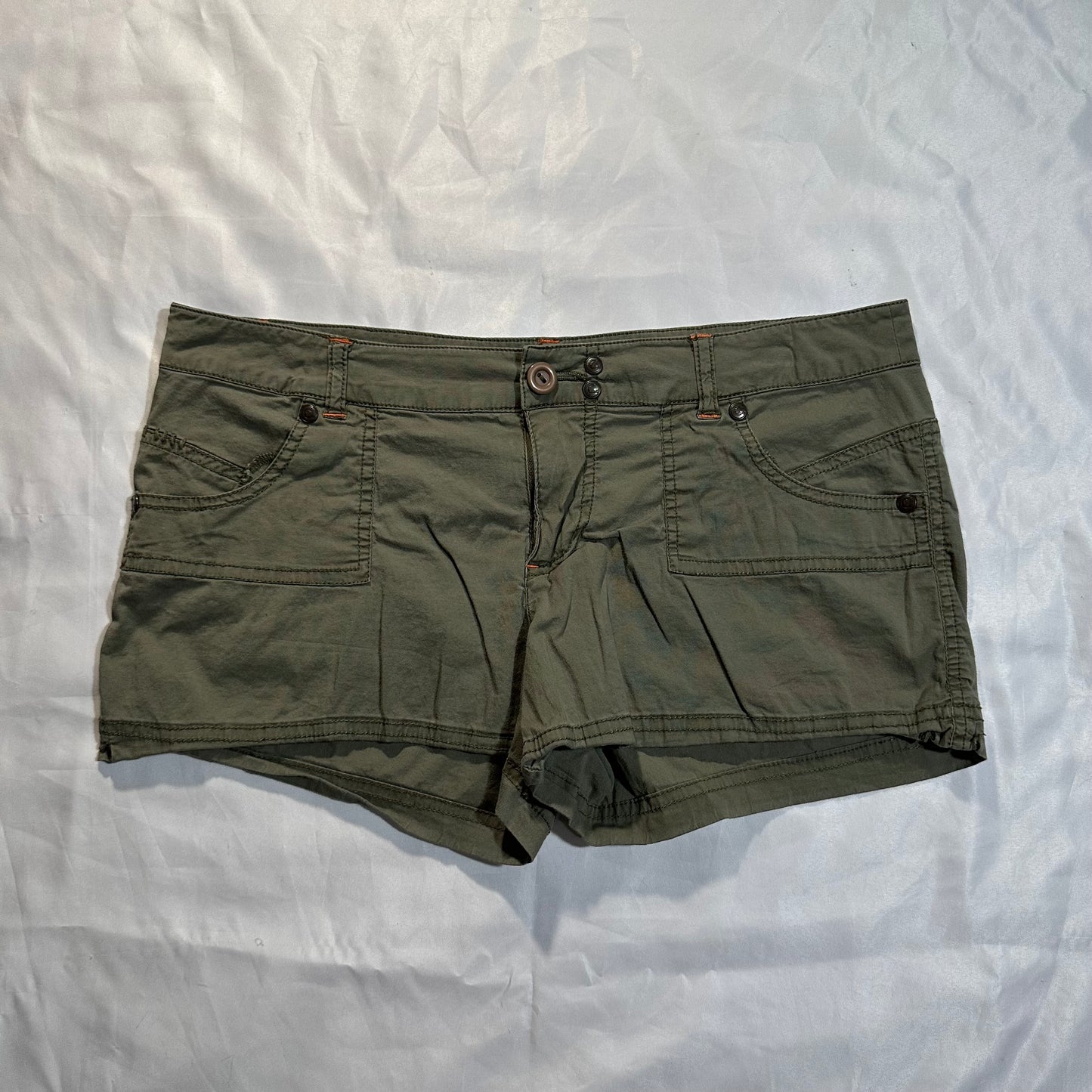 (SZ 5)green cargo mini shorts