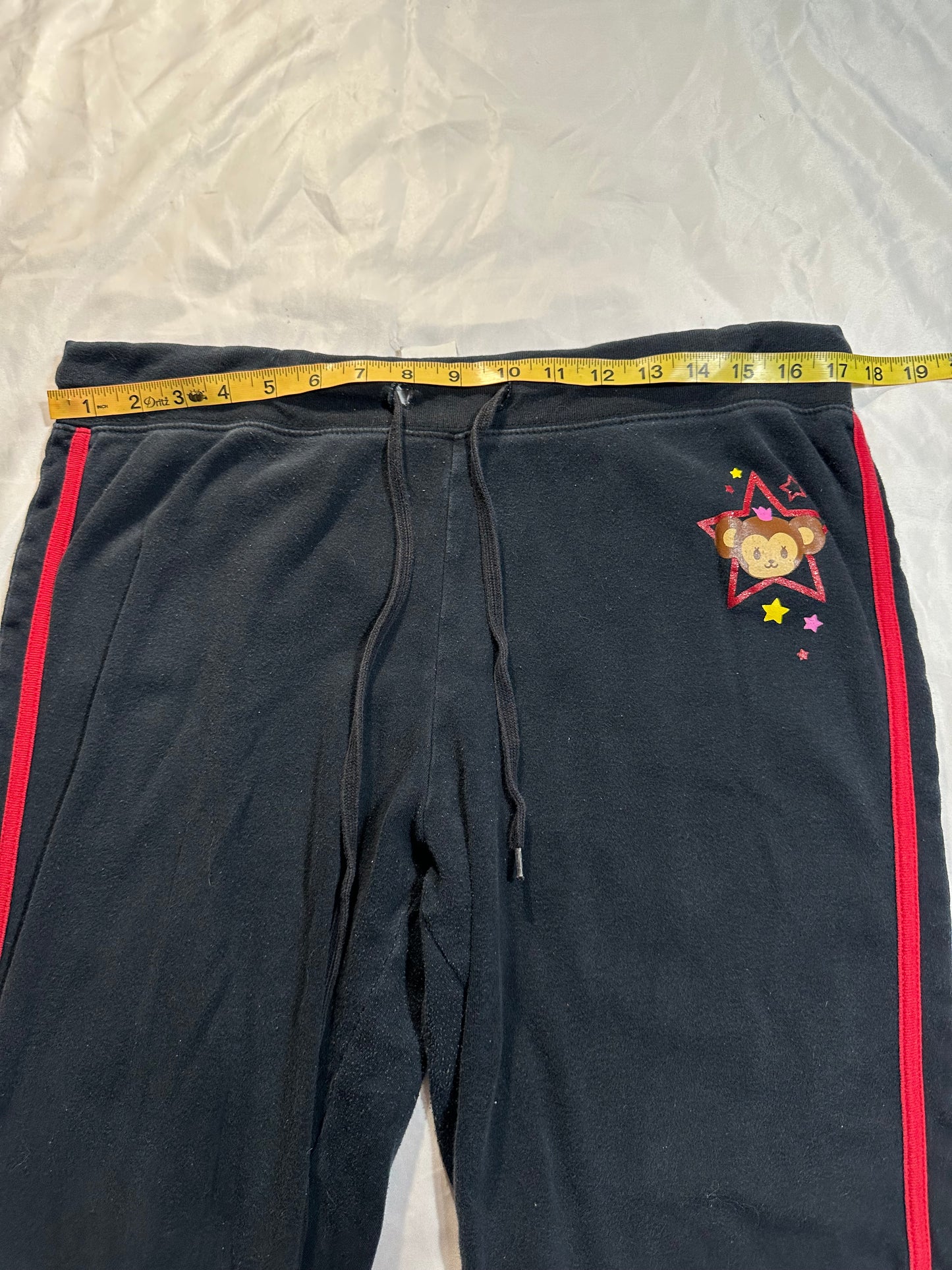 (L)early 2000s monkey “hottie” capri sweats