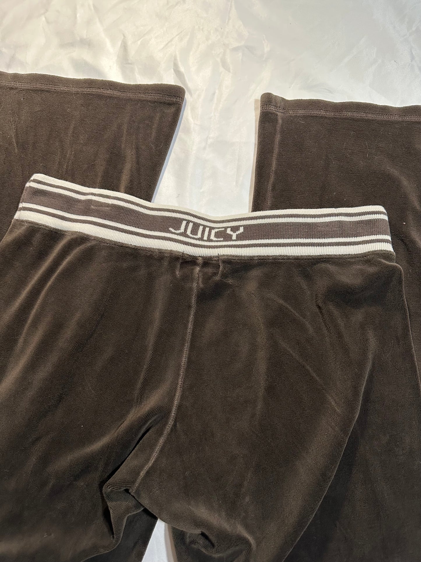(M)vtg brown velour juicy couture flared sweats