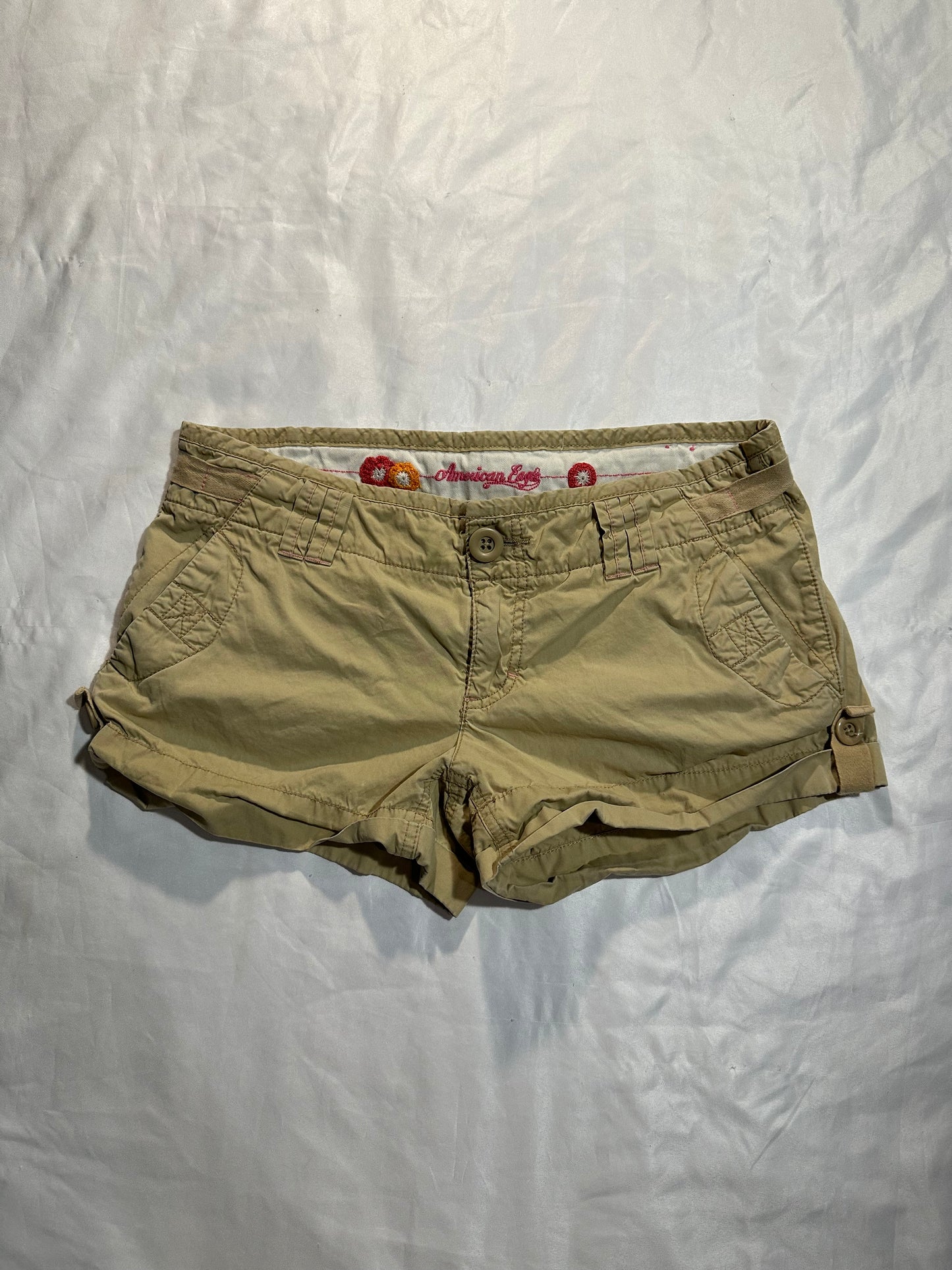 (SZ 6)early 2000s american eagle cargo mini shorts